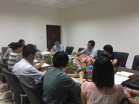 王校长召开31399金沙娱场城新学期座谈会_副本.jpg